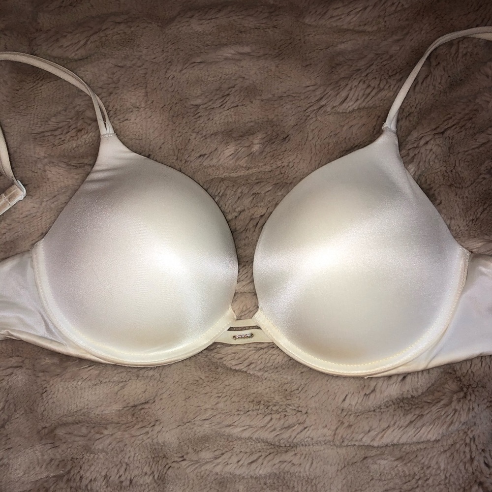 White Push-Up Victoria Secret bra!